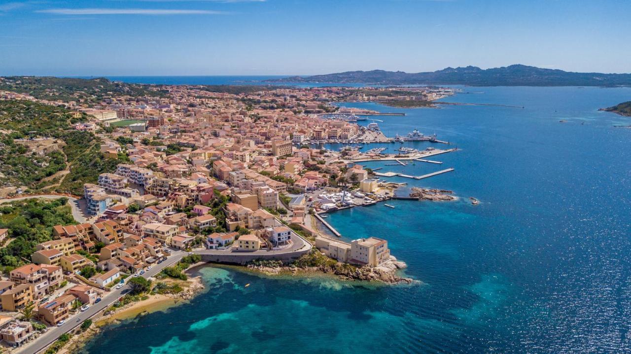 Отель Il Gabbiano Ла-Маддалена Экстерьер фото
